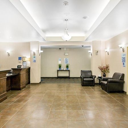 Ramada By Wyndham Prince Albert Ngoại thất bức ảnh