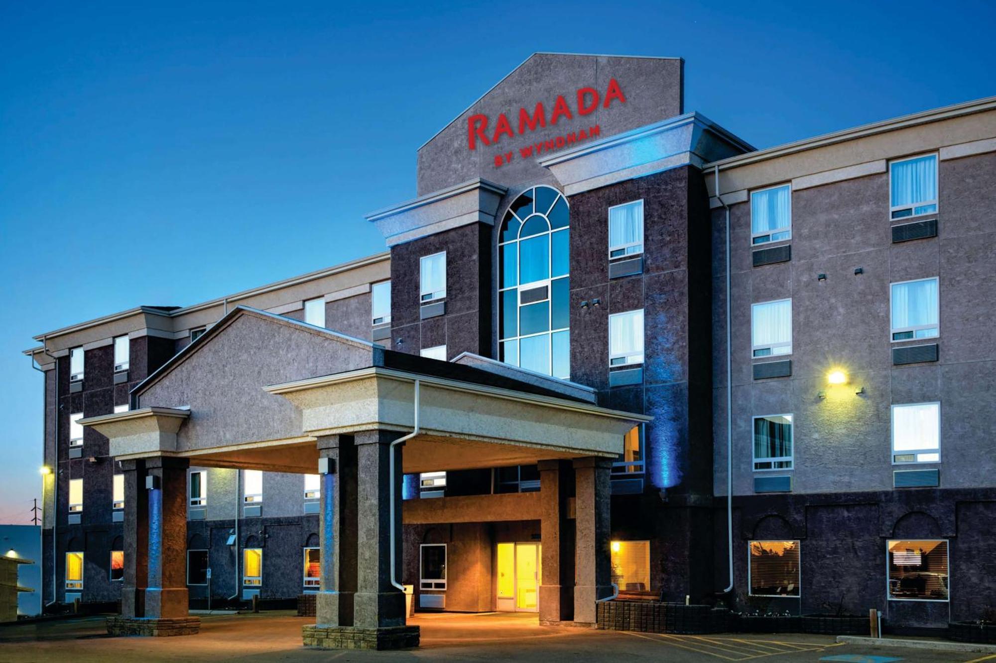 Ramada By Wyndham Prince Albert Ngoại thất bức ảnh