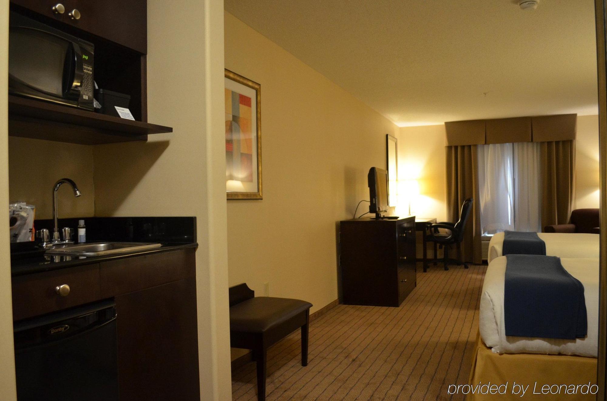 Ramada By Wyndham Prince Albert Ngoại thất bức ảnh